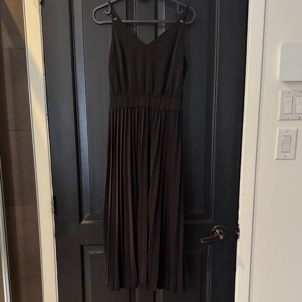 Elegant Black Sleeveless Dress